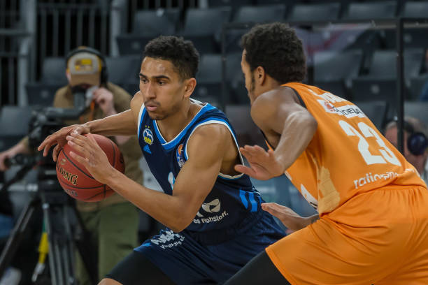 他为米兰出 他为米兰出