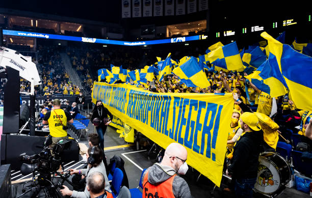 两队以2 两队以2