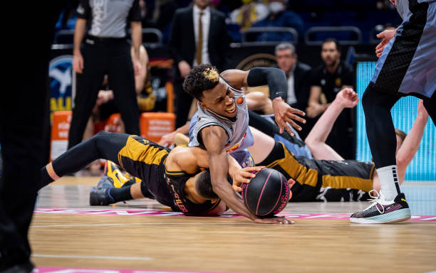 正是这支球 正是这支球